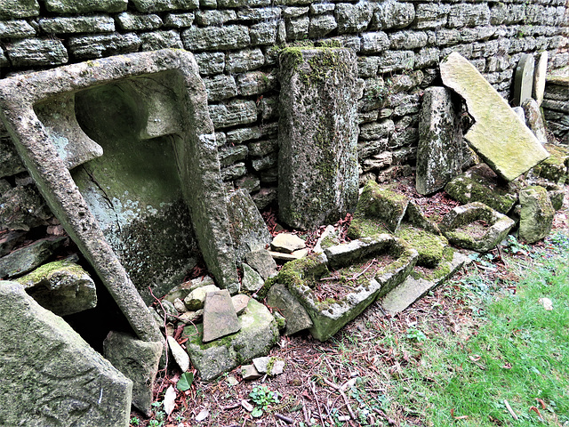 barnack church, hunts  (5) c13 coffins and cross slab lids