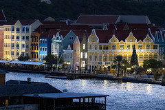 approaching Curaçao
