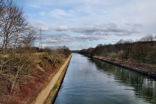 Rhein-Herne-Kanal von der Zweigertbrücke aus (Essen-Altenessen) / 2.03.2024