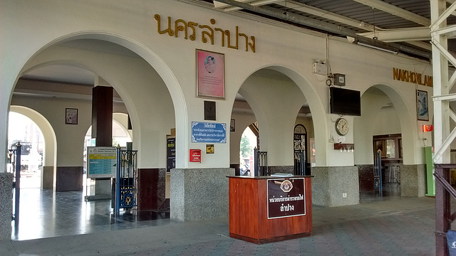 Gare thaïlandaise / Thaï train station