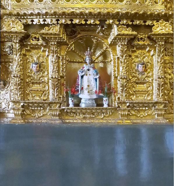 One of the little side altars in the Maria Magdalena Church