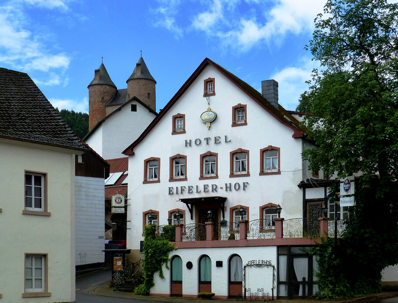 DE - Mürlenbach - View towards Bertradaburg