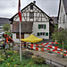 Benken Haarengasse / Zeltplatz vor dem Haus, macht bei Regen nicht so richtig Spass!