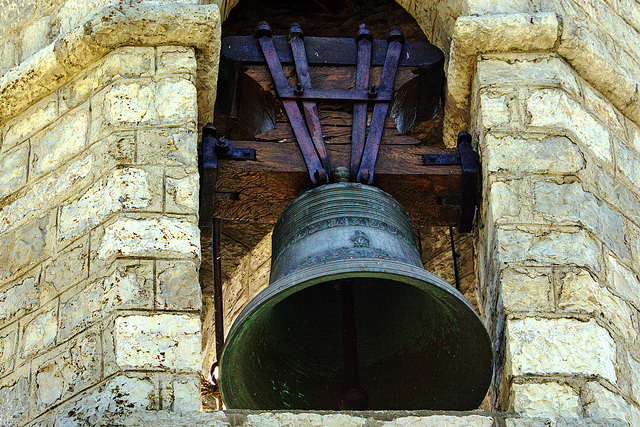 Détail du clocher de Propiac les Bains.