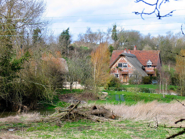 Building near Charlecote Mill