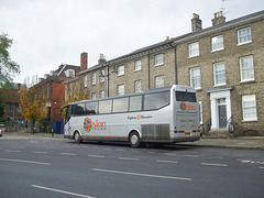 DSCF0289 Vision Tours V15 ONT (WA06 JGF, P19 PCL) in Bury St. Edmunds - 9 Nov 2017