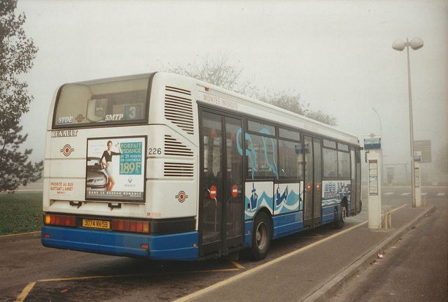 STDE (Dunkerque, France) 226 (3074 VH 59) at Coudekerque - 31 Oct 1995