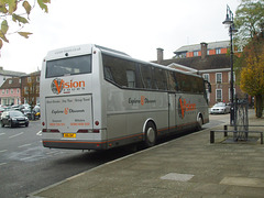 DSCF0288 Vision Tours V15 ONT (WA06 JGF, P19 PCL) in Bury St. Edmunds - 9 Nov 2017