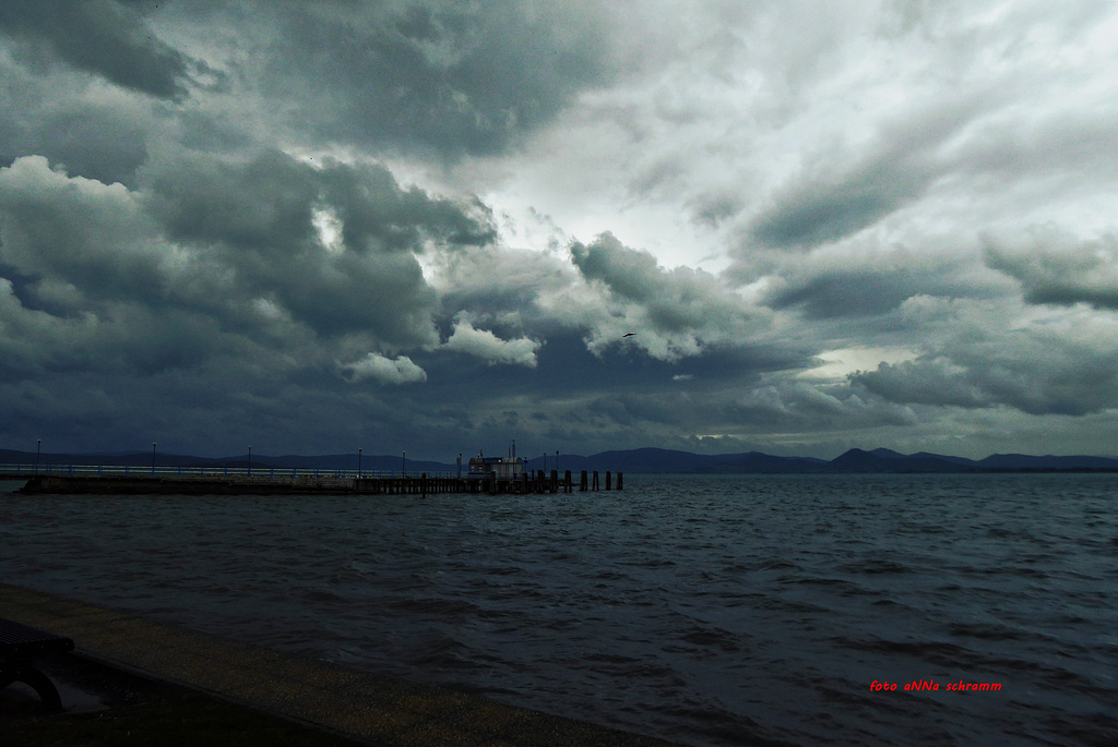 Unwetter über dem See