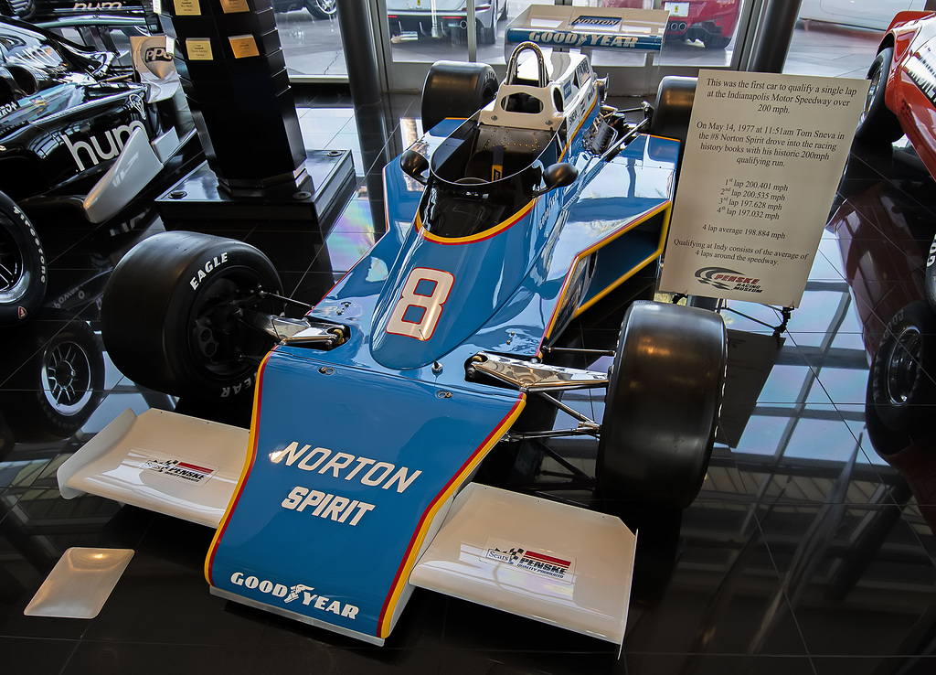 Penske McLaren M24  (1977)