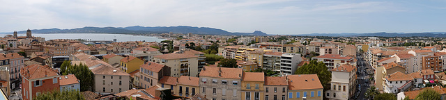 SAINT-RAPHAEL: Le musée archéologique, vue depuis le haut de la tour du musée 18