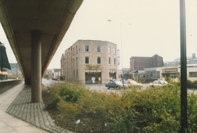 Former Yelloway Travel Bureau and office building in Smith Street, Rochdale – April 1989 (Photo by T.A. Slater) (TAS0489B) Former Yelloway Travel Bureau and office building in Smith Street, Rochdale – April 1989 (Photo by T.A. Slater) (TAS0489B)