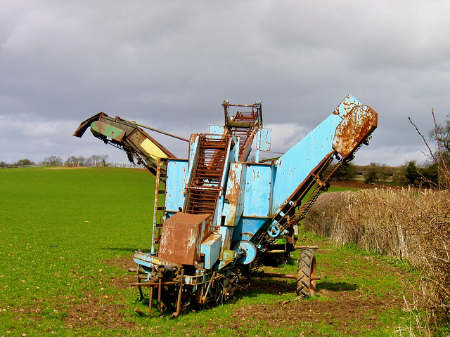 Farm machinery near Coppington Farm