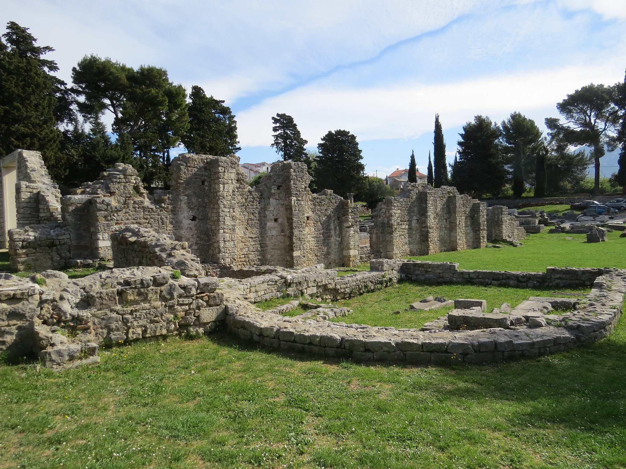 Salona, Manastirine : chapelle latérale.