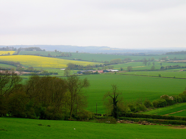 Looking towards the Oxford Canal from near the Berryhill Trig Point (183m)