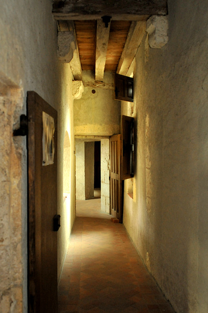 Couloir du château de Fougères-sur-Bièvre