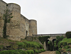 le chateau de LUYNES le chateau de LUYNES