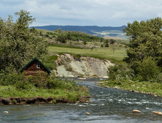 A view at Lundbreck Falls