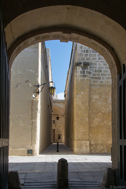 in den Gassen von Mdina (© Buelipix)