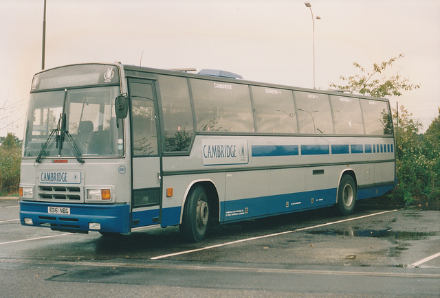 Cambridge Coach Services E361 NEG at Gatwick - 30 Sep 1990