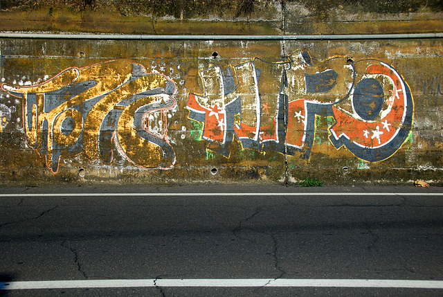 Graffitti an der Schnellstraße