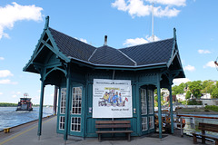 Wartehäuschen im Museumshafen Ovelgönne/Hamburg - HBM