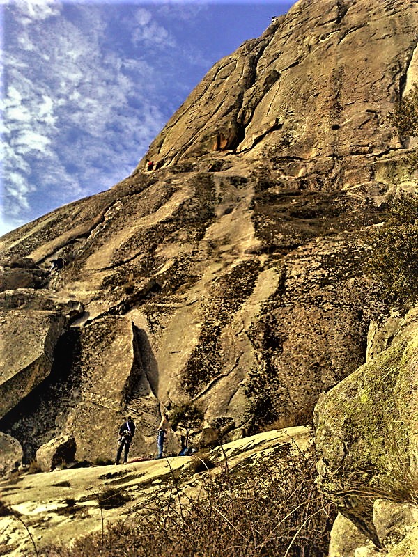 Climbers on Pico de La Miel