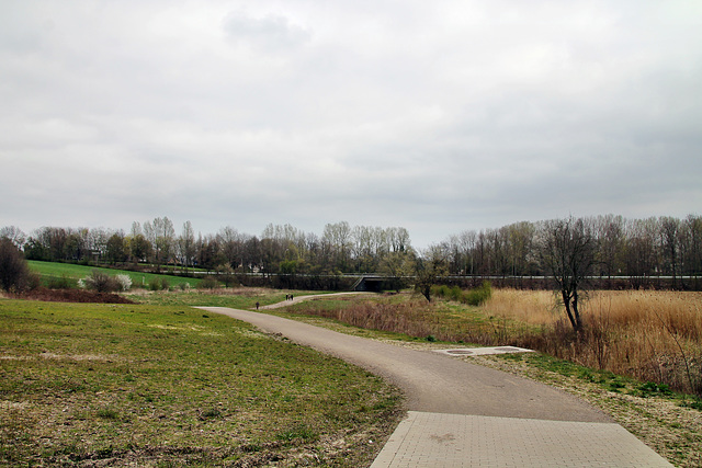 Weg am Kirchderner Graben (Dortmund-Kirchderne) / 4.04.2021