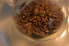 Tee  -  Die Bestandteile des Tees: Wasser und Teeblätter
