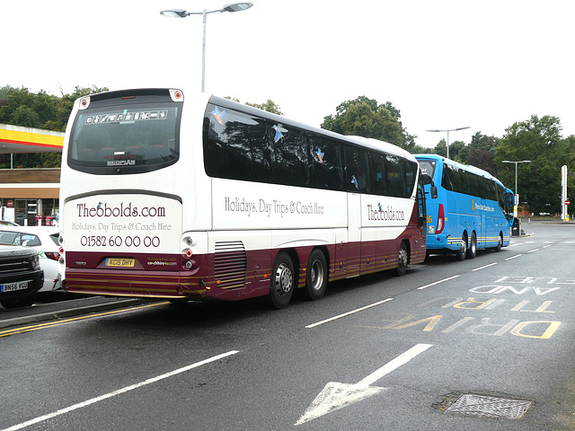 Coaches at Shell, Fiveways, Barton Mills - 3 Aug 2024 (P1190062)