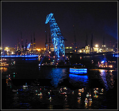 Blauer Dino im Hafen: BluePort 2012