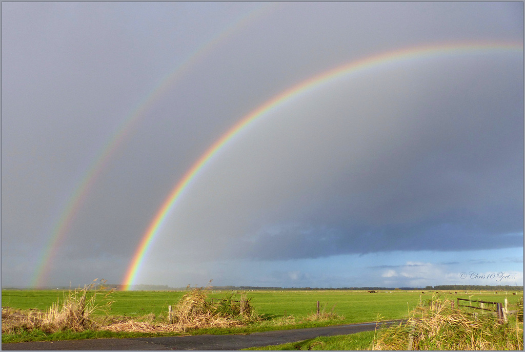 Magic Rainbow('s)... Click on the PiP to see the 180º one and a close-up...