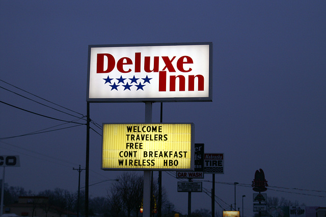 Deluxe Inn