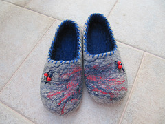 felted slippers Cherry