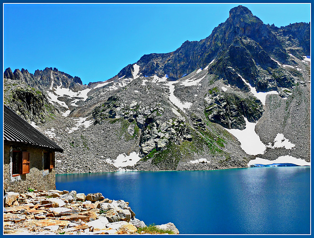 Rifugio Emilio Questa - mt. 2388 - lago delle Portette