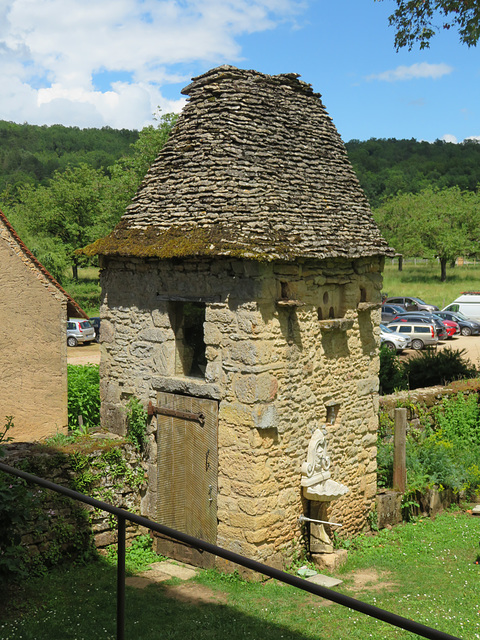 donjon,manoir de la salle SAINT LEON SUR VEZERE