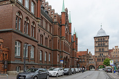 Burgstrasse und Burgtor (© Buelipix)