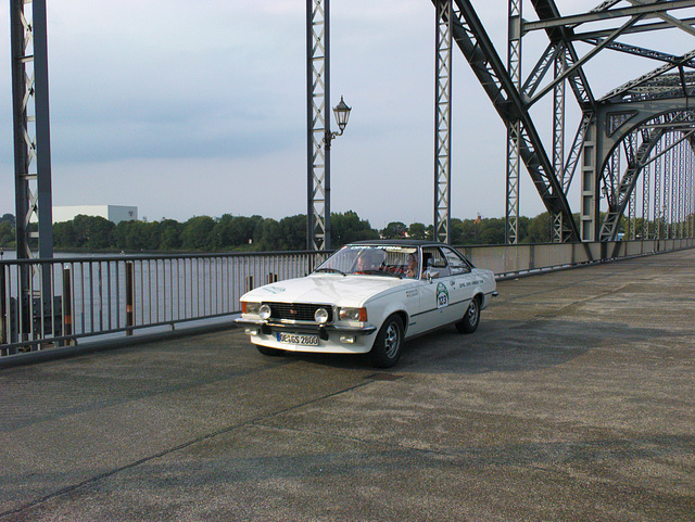 Opel Commodore GS Coupè mit Vinyldach