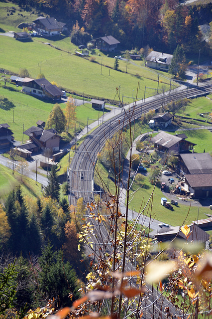 Kkandergrund die Lötschbergbahnschleife vor dem ersten Kehrtunnel nach Kandersteg