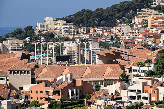 MONACO: Le stade Louis II depuis le palais.