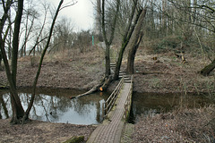 Kleine Brücke über dem Rotbach (Voerde-Möllen) / 4.03.2017