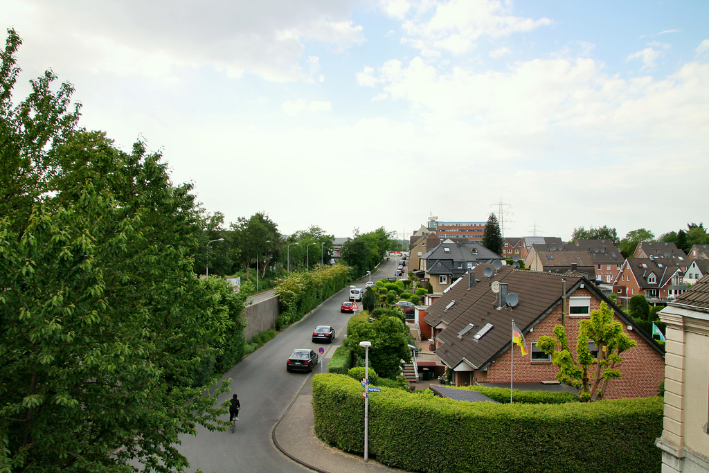 Blick auf die Dessauerstraße (Mülheim-Heißen) / 23.05.2020
