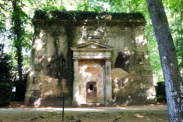 Le pigeonnier du Château de Canon