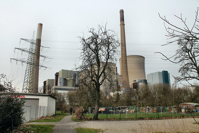 Silhouette des Kraftwerks Voerde (Voerde-Möllen) / 4.03.2017