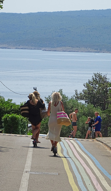 Stepping to the beach !