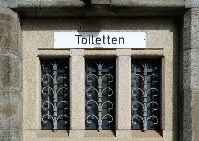 Das "Örtchen" vom Fischmarkt (4 PiP)