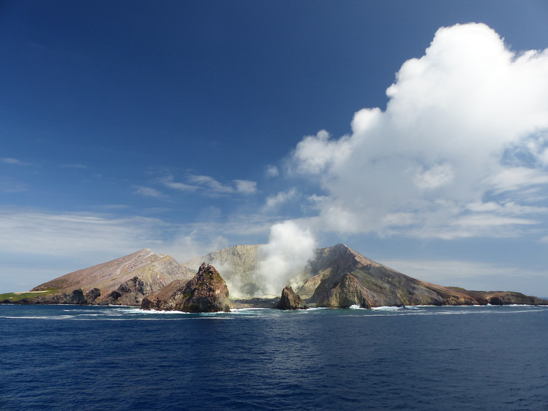 Whakaari/White Island (28) - 25 February 2015