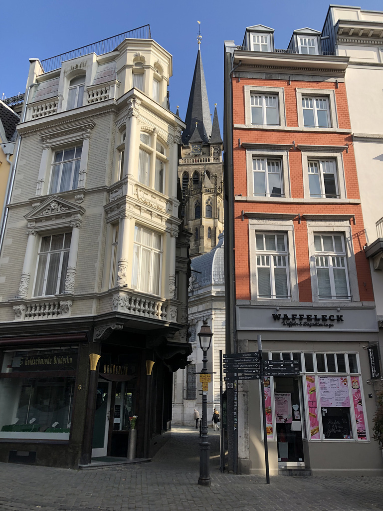 DE - Aachen - Durchblick zum Kaiserdom