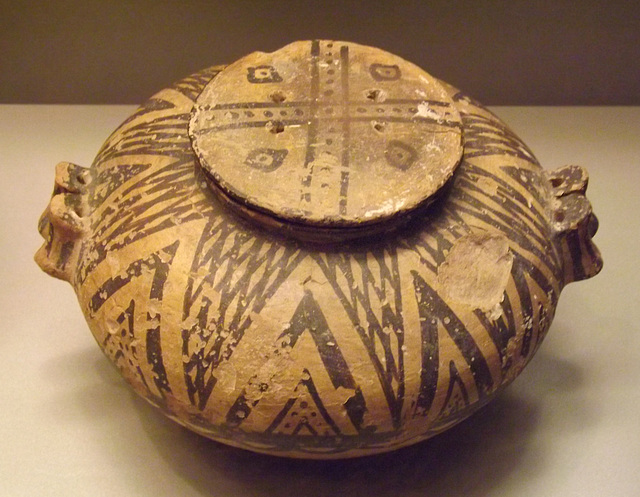 Ceramic Biconical Pyxis with Triangular Motifs in the National Archaeological Museum of Athens, June 2014