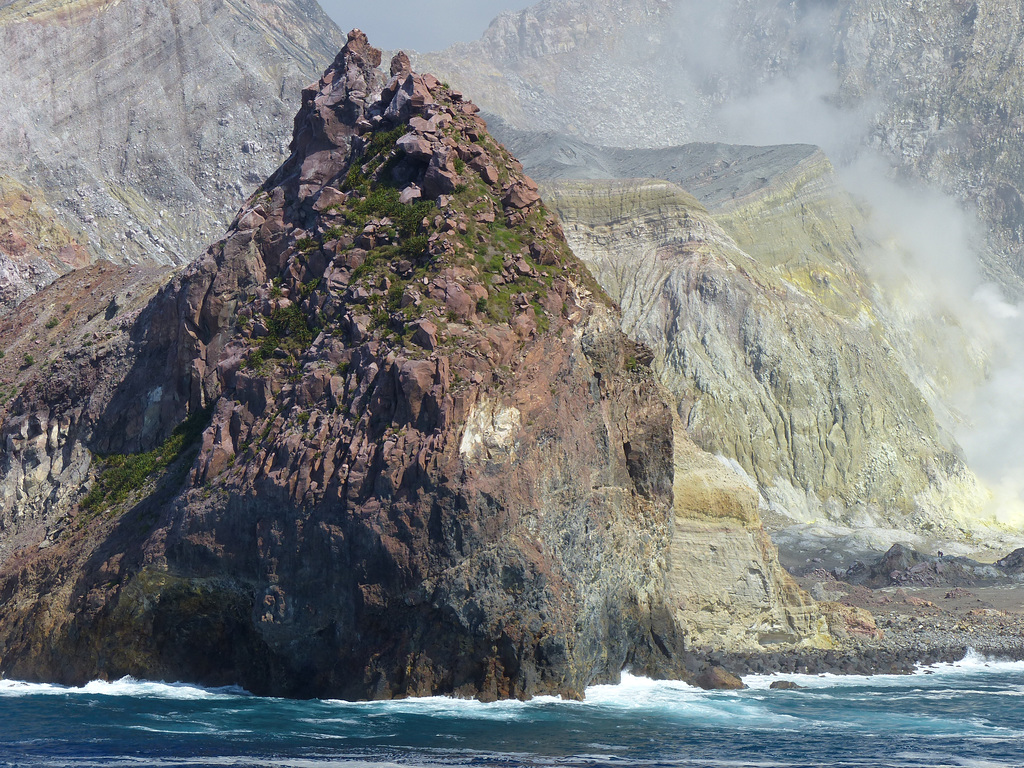 Whakaari/White Island (30) - 25 February 2015